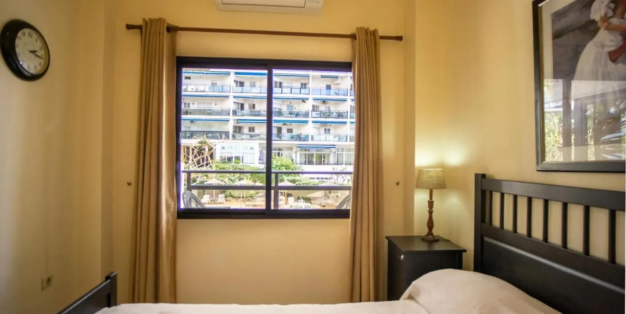 Skol 130. One Bedroom Apartment With Sea Views In Marbella Centre